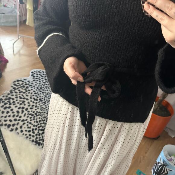 Philosophy Crew Neck Tie Waist Rib Knit Sweater Black Size Small - Picture 4 of 6